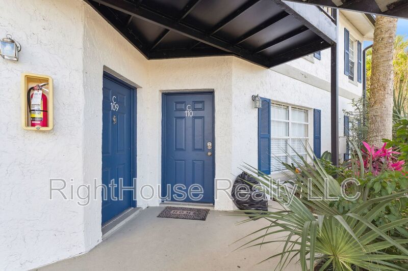 Beautiful 2-bedroom, 2-bath condo available for rent in the highly desirable Winter Park property image