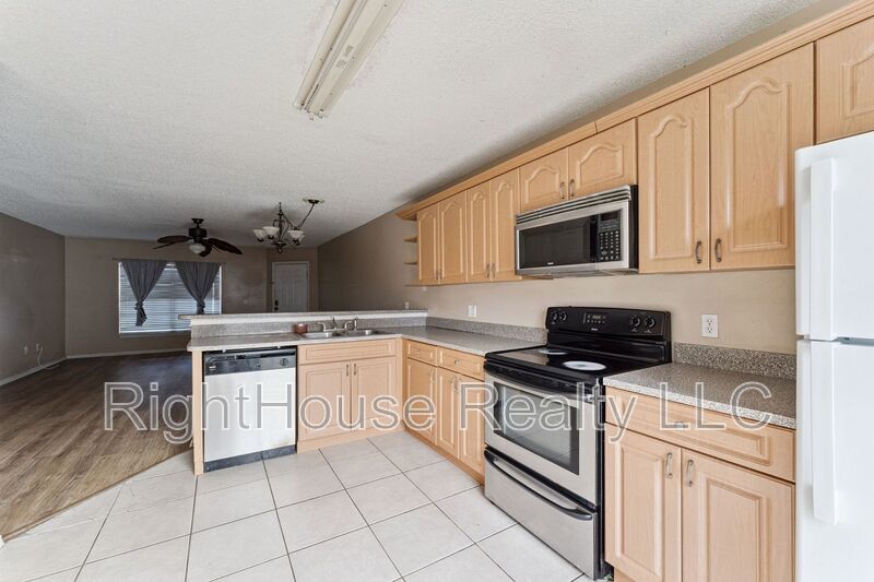 Beautiful 2-bedroom, 2-bath condo available for rent in the highly desirable Winter Park property image