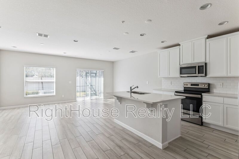 Stunning 3 bedroom, 2.5 bathroom townhome located in a highly desirable gated community. property image