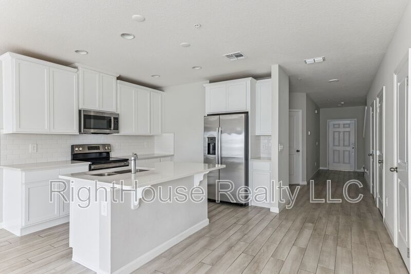 Stunning 3 bedroom, 2.5 bathroom townhome located in a highly desirable gated community. property image