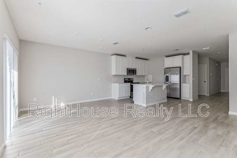 Stunning 3 bedroom, 2.5 bathroom townhome located in a highly desirable gated community. property image