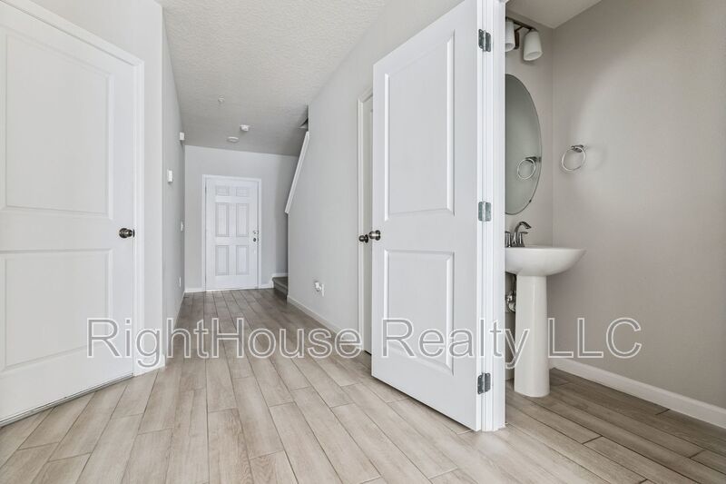 Stunning 3 bedroom, 2.5 bathroom townhome located in a highly desirable gated community. property image