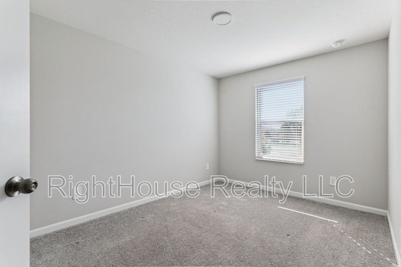 Stunning 3 bedroom, 2.5 bathroom townhome located in a highly desirable gated community. property image