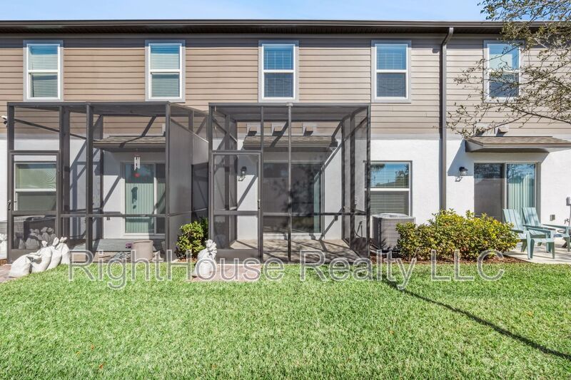 Stunning 3 bedroom, 2.5 bathroom townhome located in a highly desirable gated community. property image