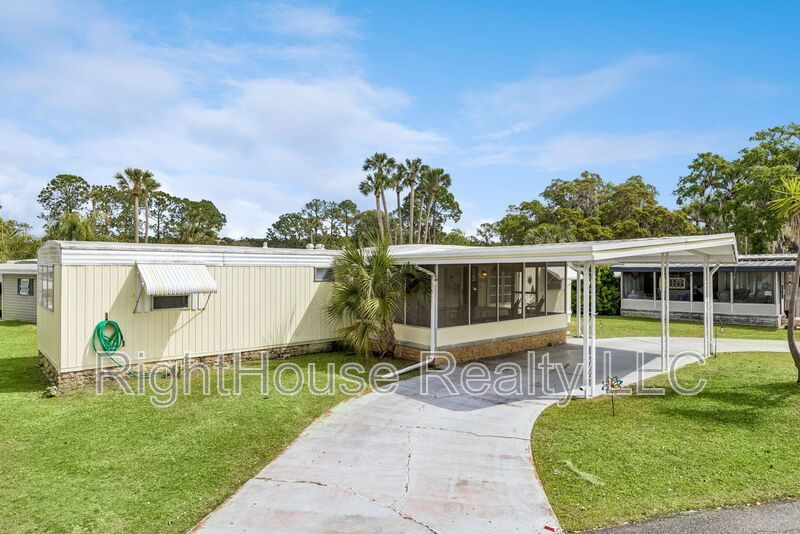 Welcome to relaxed Florida living property image