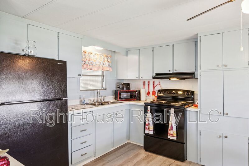 Welcome to relaxed Florida living property image