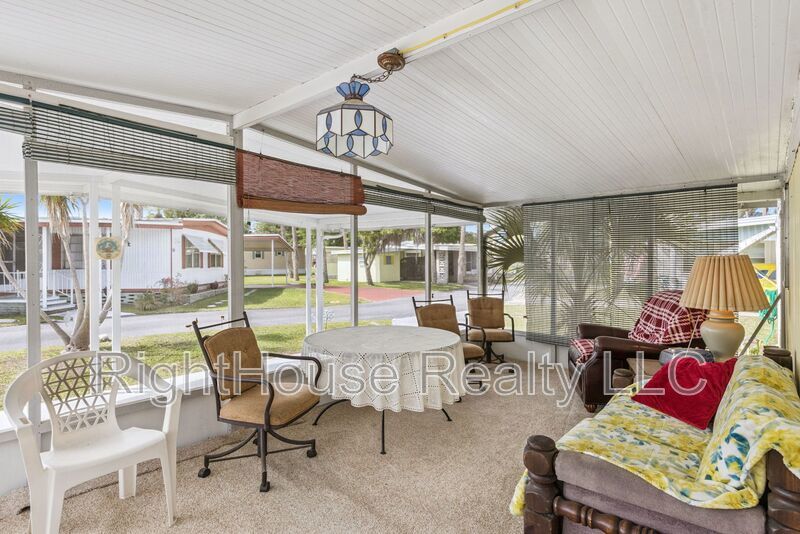 Welcome to relaxed Florida living property image