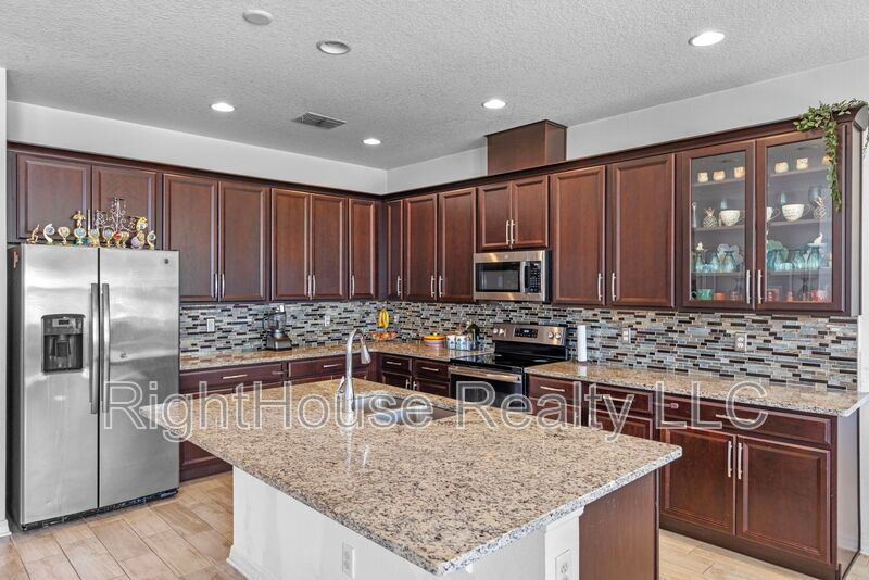 985 Fallcreek Point property image