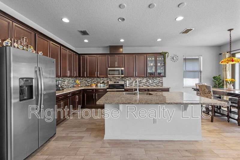 985 Fallcreek Point property image