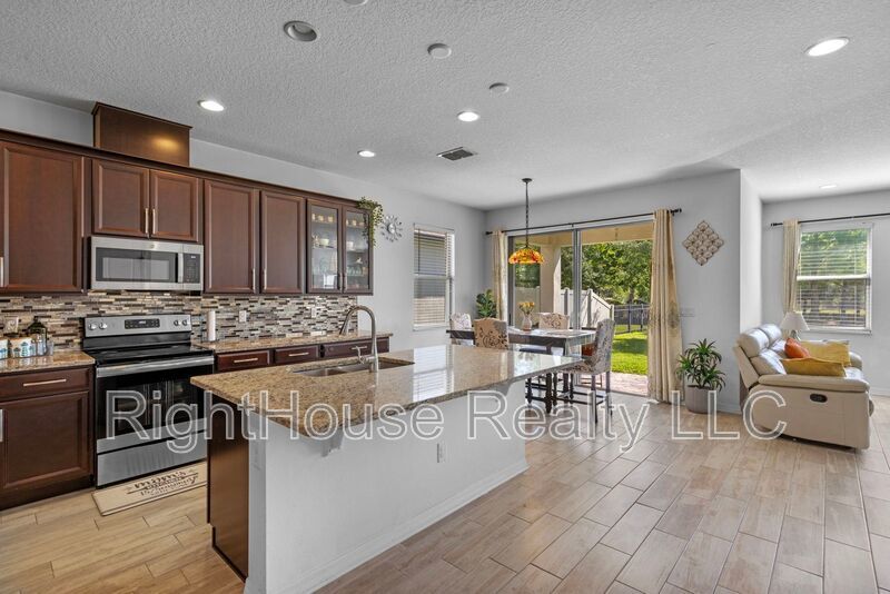 985 Fallcreek Point property image