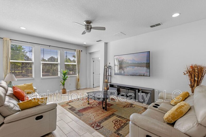 985 Fallcreek Point property image