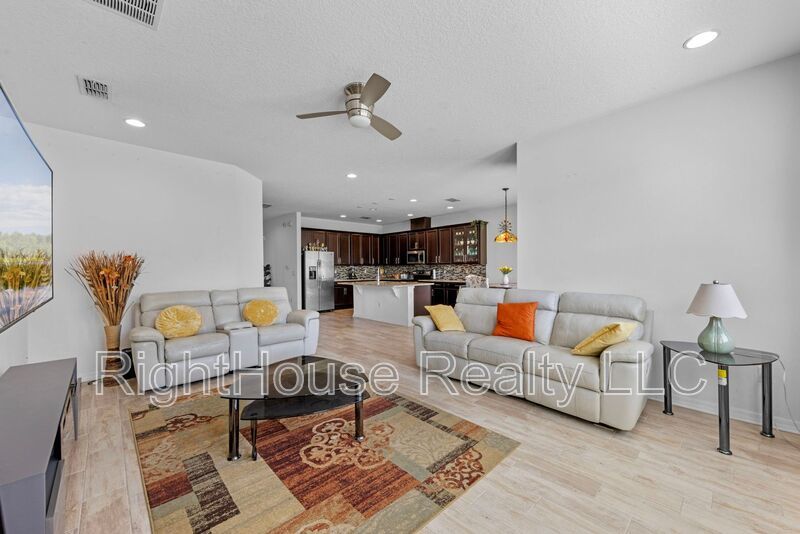 985 Fallcreek Point property image