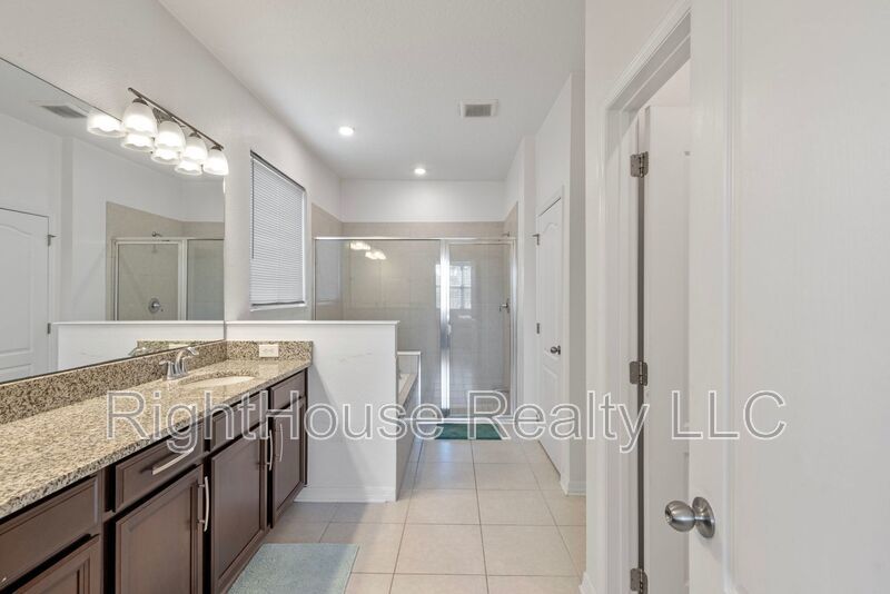 985 Fallcreek Point property image