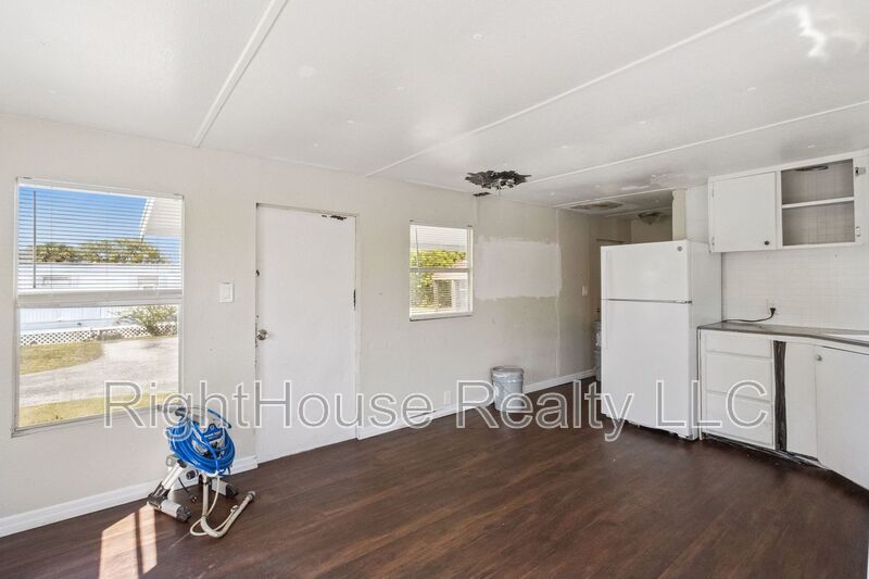 Awesome 1 bedroom, 1 bathroom remodeled mobile home. property image