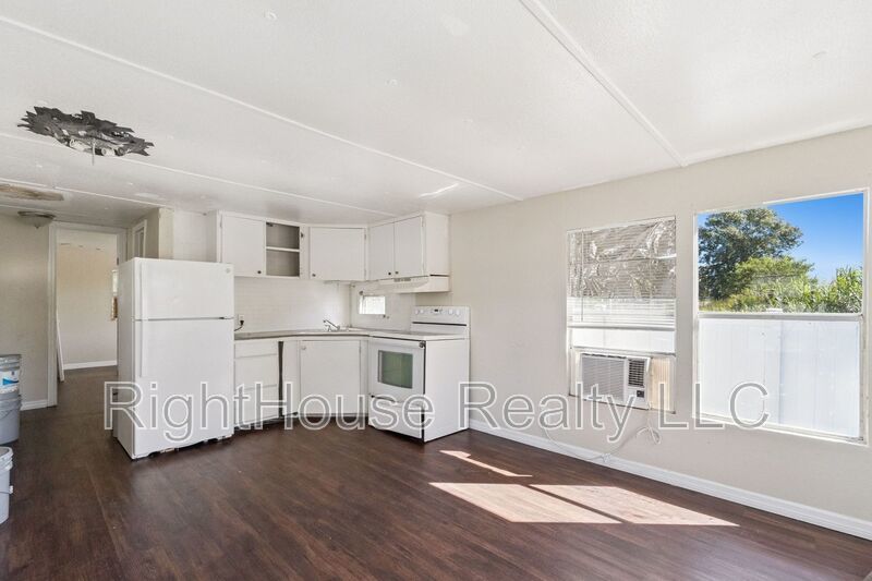 Awesome 1 bedroom, 1 bathroom remodeled mobile home. property image