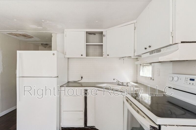 Awesome 1 bedroom, 1 bathroom remodeled mobile home. property image
