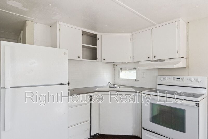 Awesome 1 bedroom, 1 bathroom remodeled mobile home. property image