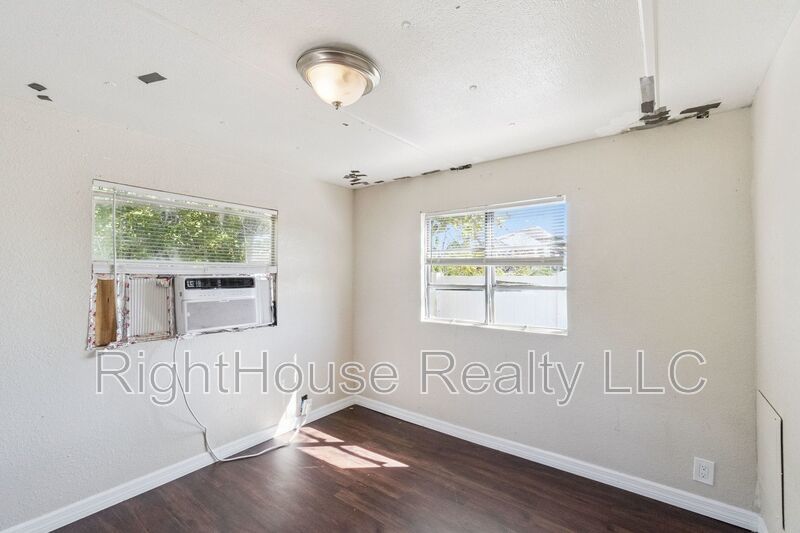 Awesome 1 bedroom, 1 bathroom remodeled mobile home. property image