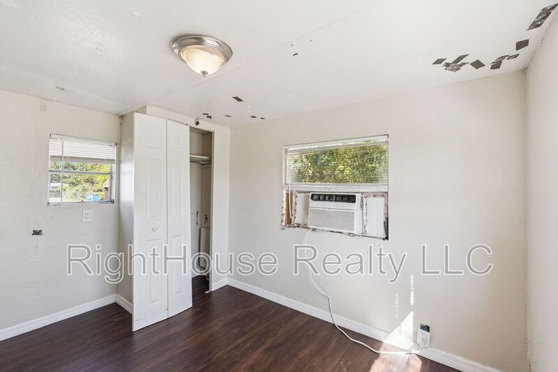 Awesome 1 bedroom, 1 bathroom remodeled mobile home. property image