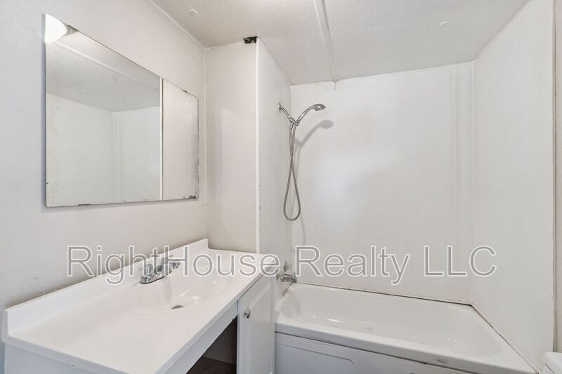 Awesome 1 bedroom, 1 bathroom remodeled mobile home. property image